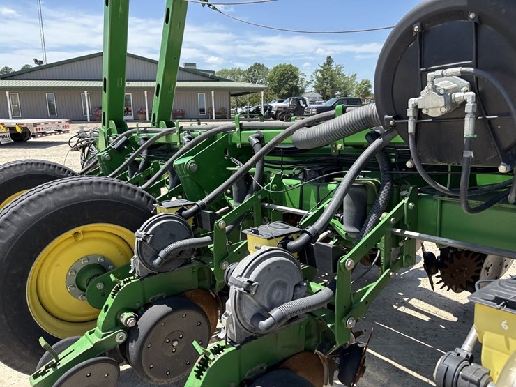 john-deere-s680-image-51