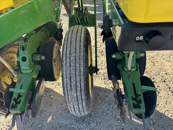 1997-john-deere-1770-image-43