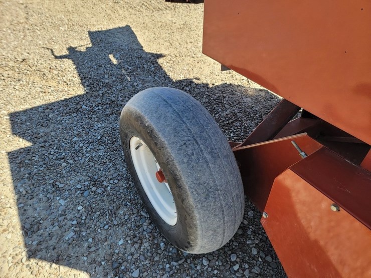 hesston-4550-image-10