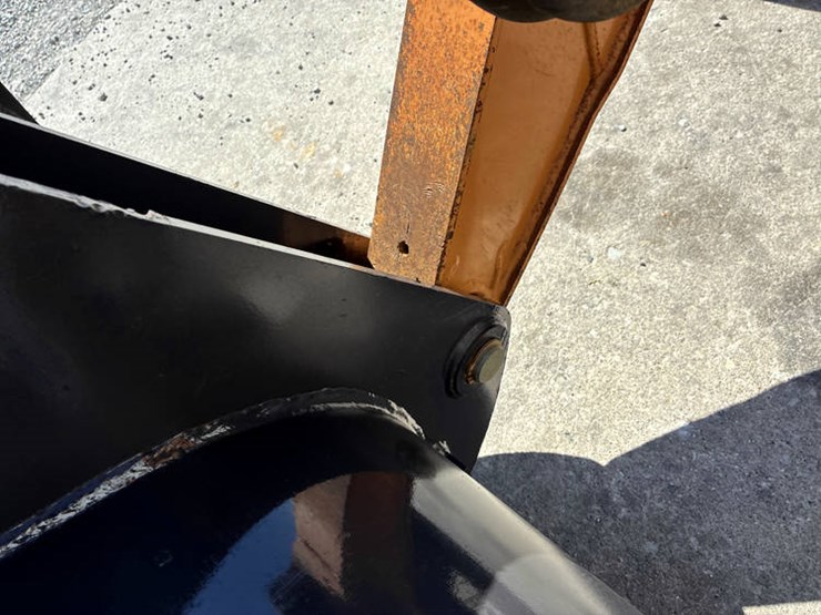 2019-case-580sn-image-17