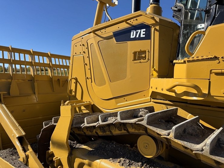 2010-caterpillar-d7e-image-31