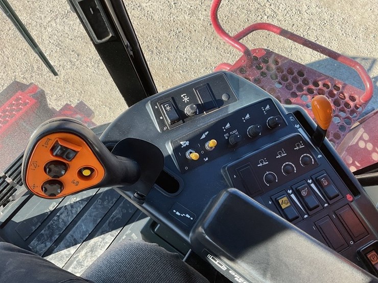 new-holland-t6.155-image-30