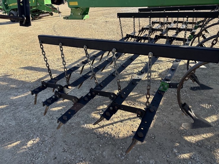 2011-john-deere-2210l-image-20