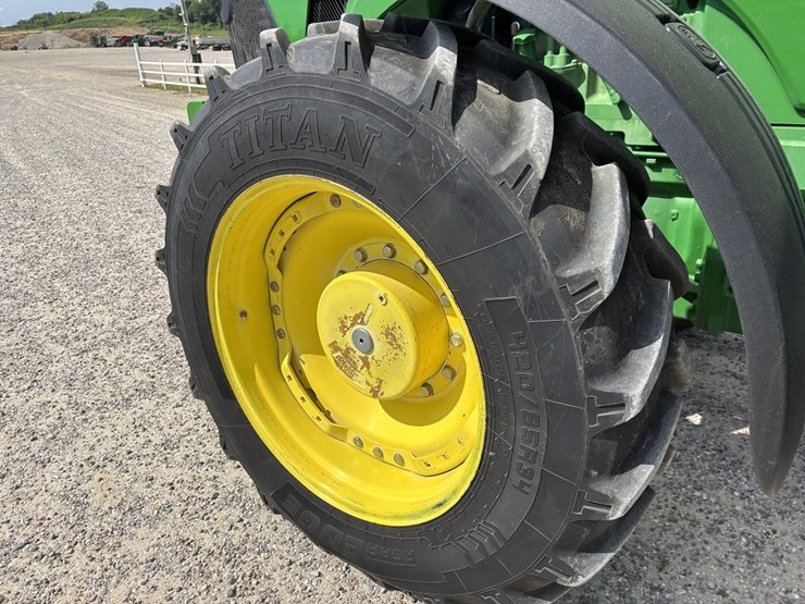 john-deere-8430-image-31