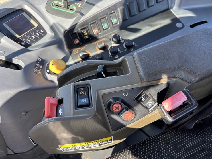 kubota-m135gx-image-40