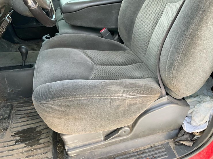 2005-chevrolet-k2500-image-58