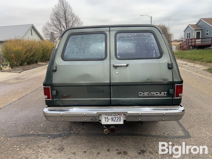 chevrolet-suburban-image-6