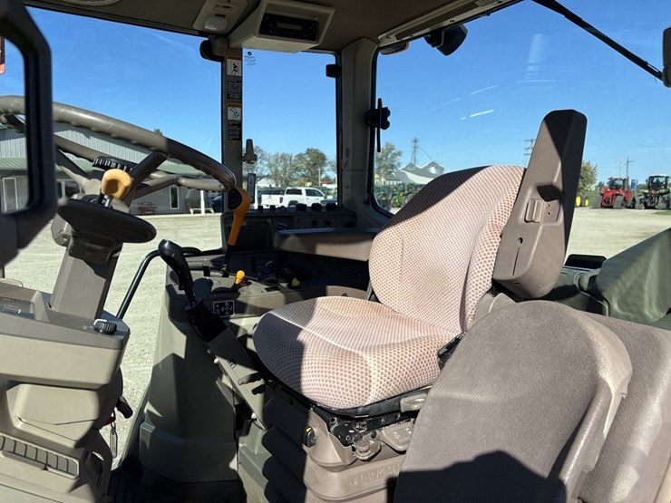 john-deere-6125m-image-38