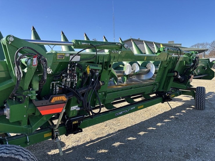 john-deere-c12f-image-4