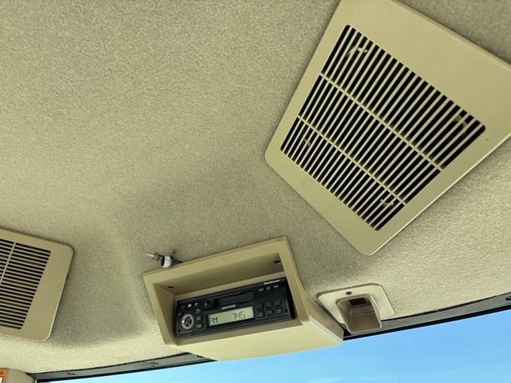 john-deere-8410t-image-54