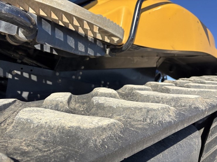 challenger-765e-track-tractor-image-36