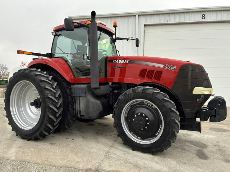 case-ih-magnum-245-image-1