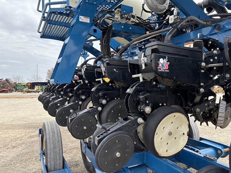 2012-kinze-3660-image-31