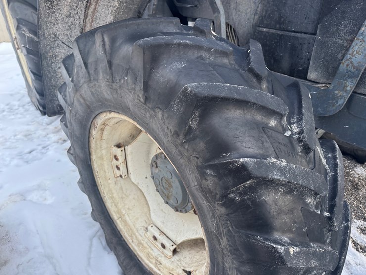 2002-new-holland-tm125-image-12