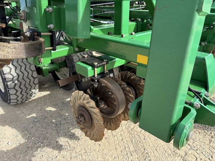 great-plains-4000tm-image-16