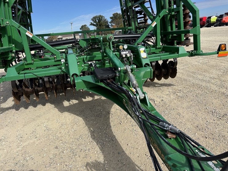 great-plains-4000tm-image-11