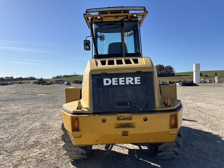 2003-deere-324h-image-4