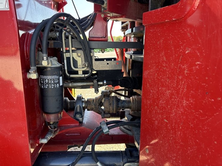 2013-case-ih-600-image-17