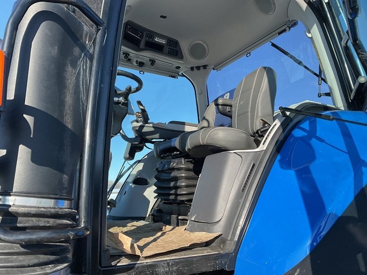 new-holland-t8.435-image-33