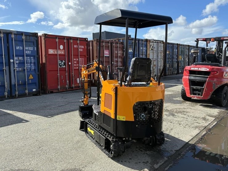 2025-miva-va15-hydraulic-excavator-image-4