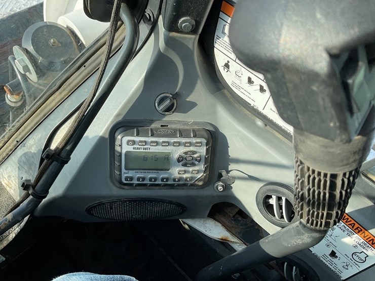 2022-bobcat-t770-image-24