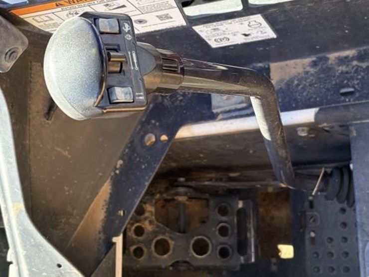 bobcat-s550-image-12