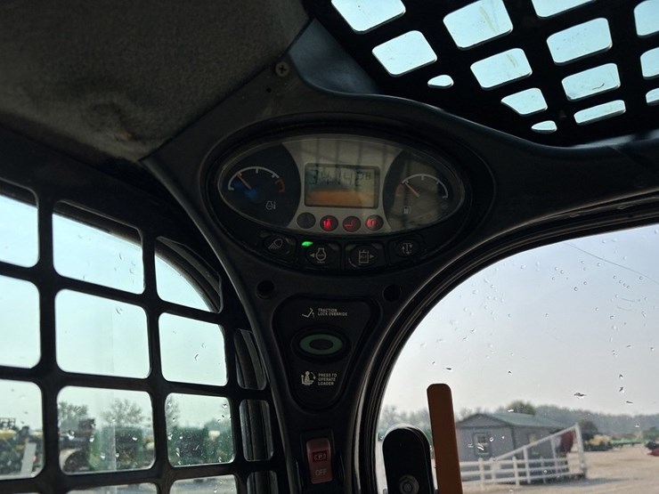 bobcat-t750-image-38