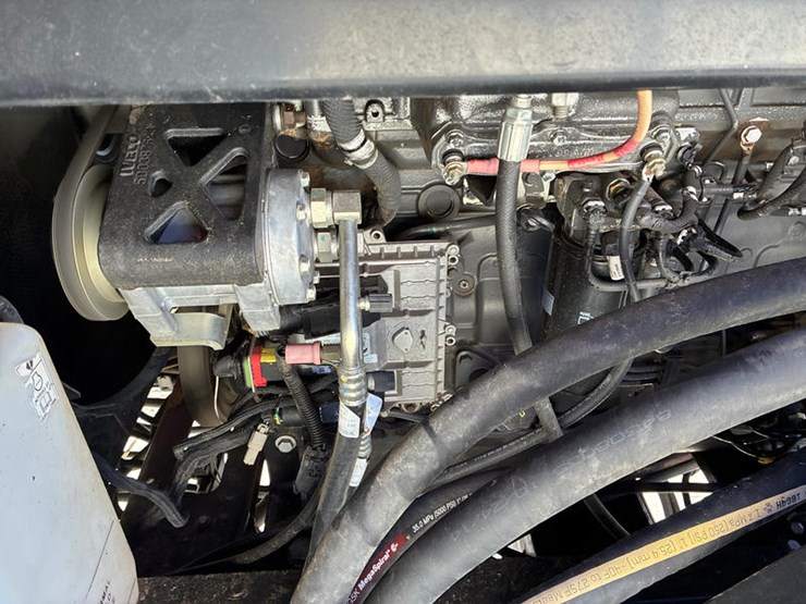 case-ih-patriot-3340-image-79