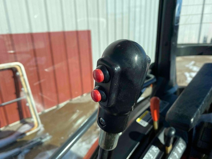 kubota-b3350hsdc-image-40