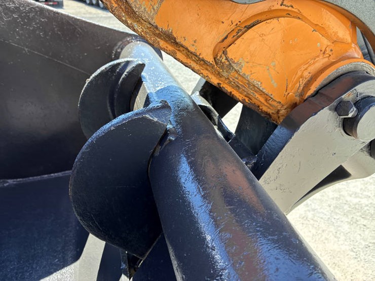 2019-case-580sn-image-42