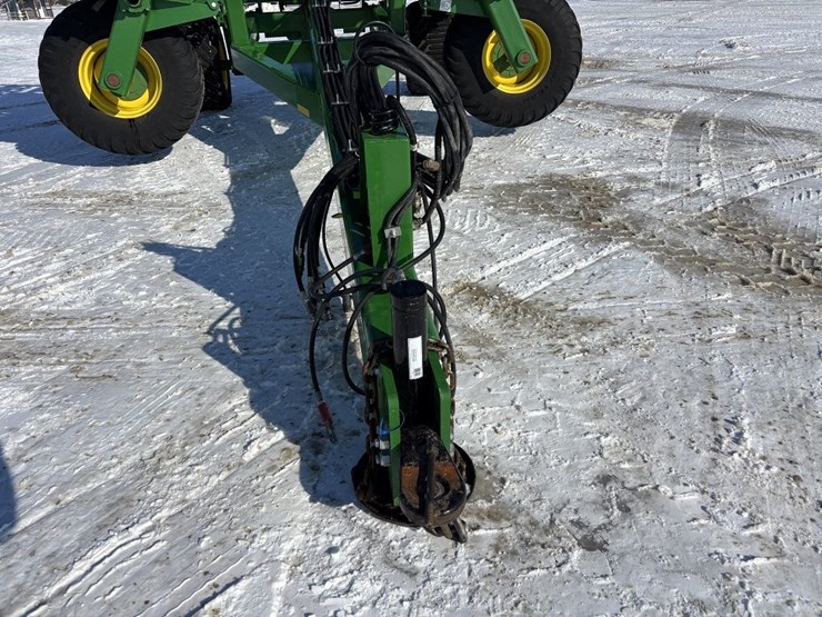 2024-john-deere-2680h-image-9