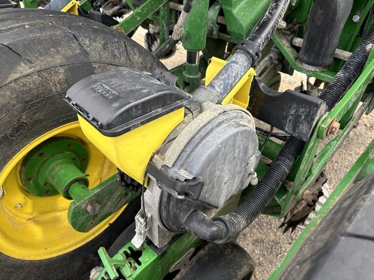 john-deere-1770nt-image-22