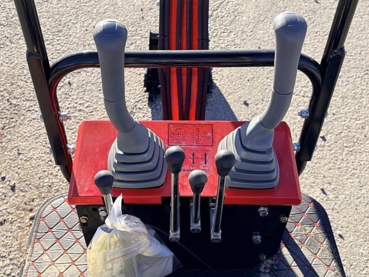 2025-vicsec-vc13-excavator-image-16