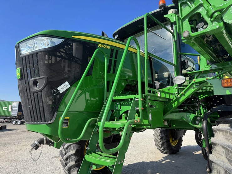 2018-john-deere-r4038-image-2