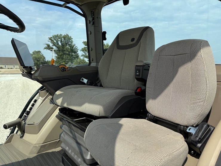 john-deere-8r-250-image-36