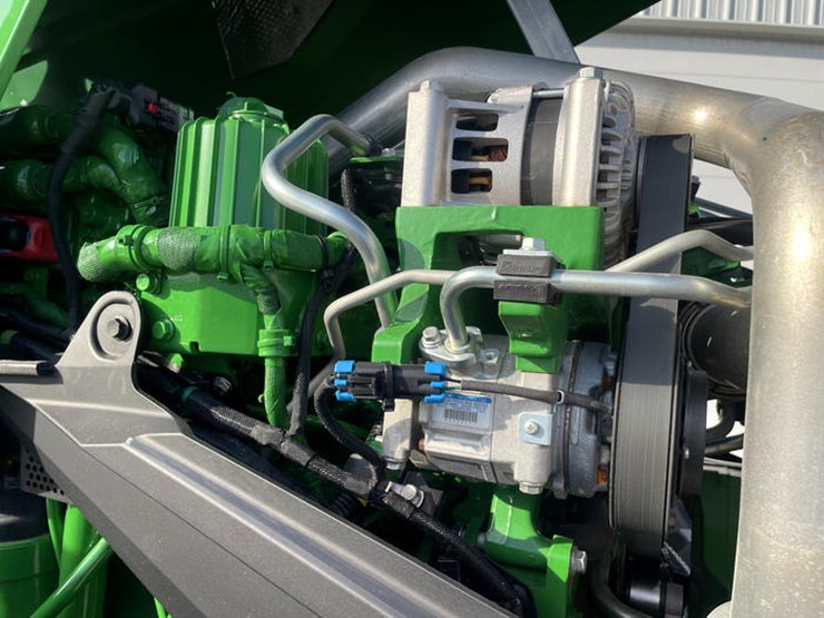 john-deere-8r-370-image-40