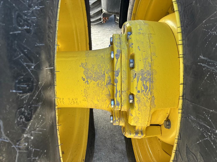 john-deere-8r-370-image-49