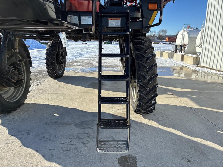 case-ih-patriot-3340-image-41