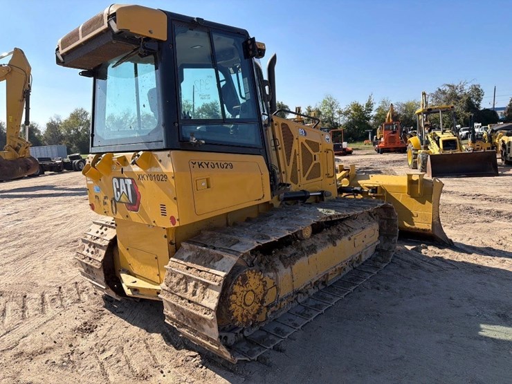 2021-caterpillar-d3-lgp-image-5