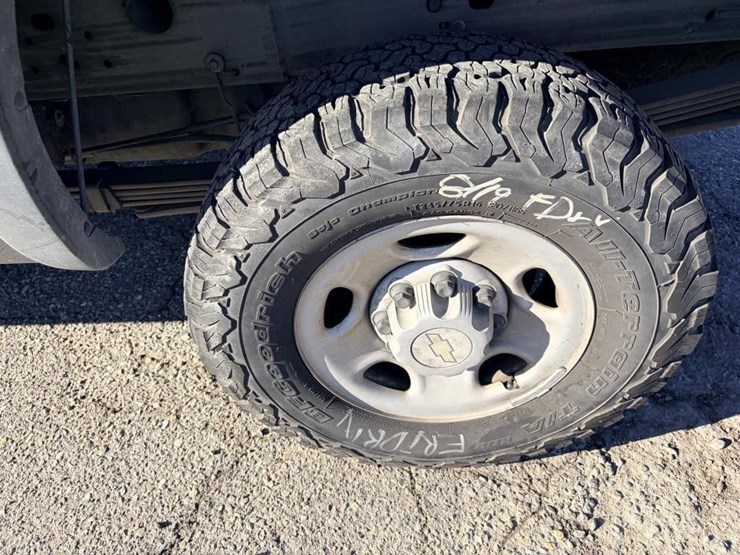 chevrolet-silverado-2500-image-5