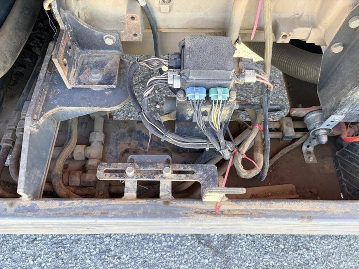 2008-jlg-gl12-55a-telescopic-reach-lift-image-11