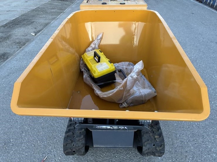 2025-vicsec-x1200-mud-buggy-image-5