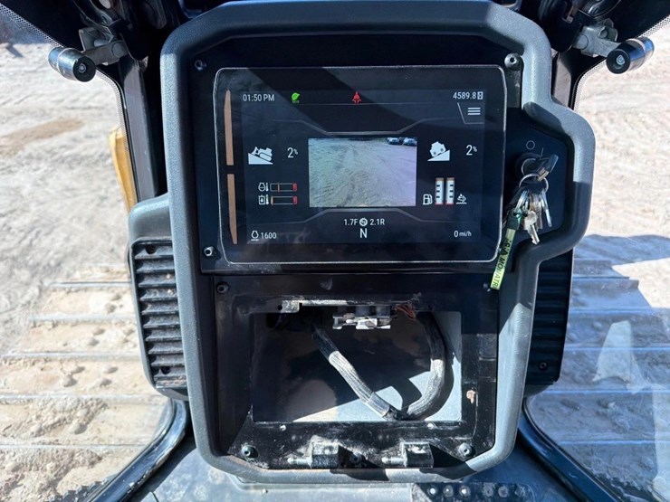 2021-caterpillar-d3-lgp-image-24