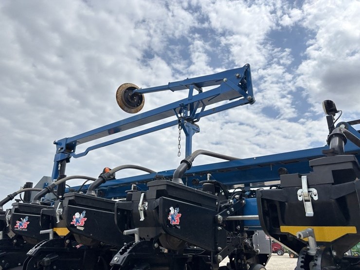 2012-kinze-3660-image-37