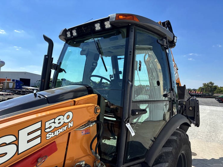 2019-case-580sn-image-29