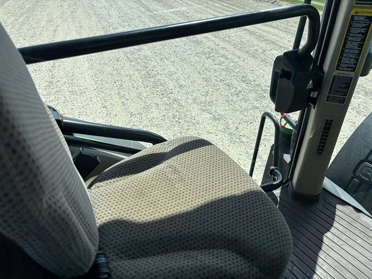 john-deere-7215r-image-46