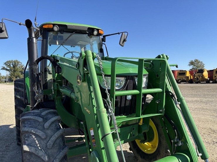 john-deere-6125m-image-11