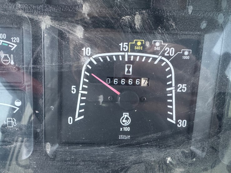 2002-new-holland-tm125-image-19