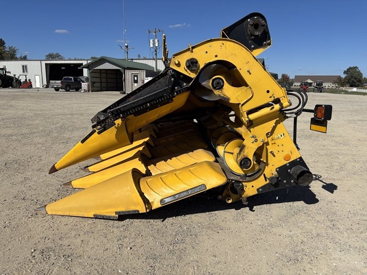 2014-new-holland-9800f-12r30"-corn-head-image-2