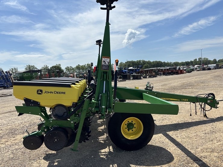 john-deere-1785-image-6